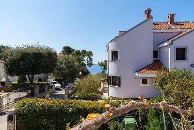 Apartment mit Balkon