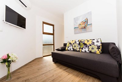 Villa LA - Comfort One-Bedroom Apartment with...