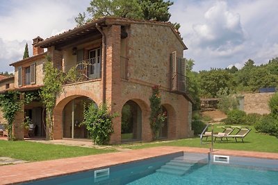 Villa caratteristica ad Arezzo con piscina