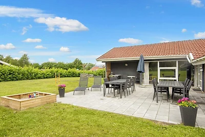 Luxuriöses Poolhaus in Strandnähe