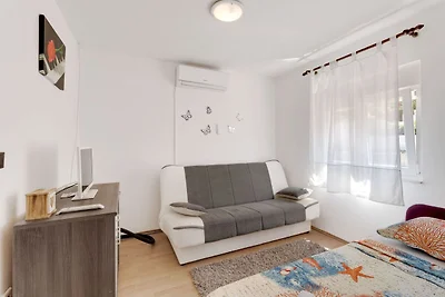 Ferienhaus in Jasenice Rovanjska