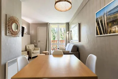 Residenz f�r sechs Personen mit Pool