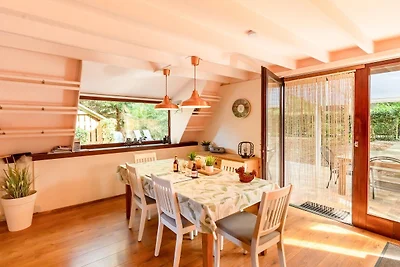 Gemütliches Chalet mit Sauna in Lanaken