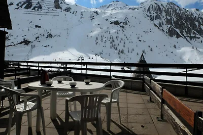 Apartment in Tignes Le Lac Ski-In Ski-Out