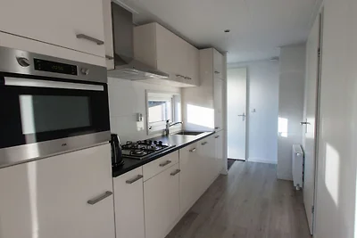 Chalet moderno con lavastoviglie,