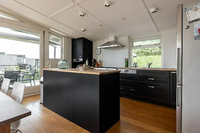 Ferienhaus am Veerse Meer mit Terrasse