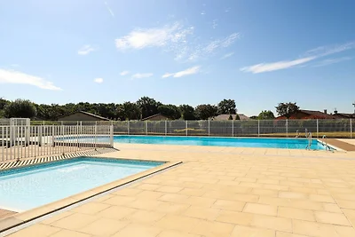 Villa in Les Forges met Golf & Zwembad