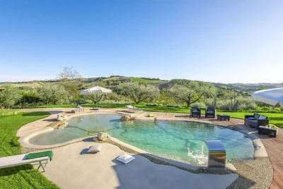 Erholsames Ferienhaus in Fermo mit...