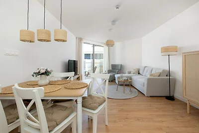Große Wohnung mit Meerblick, Innenpool