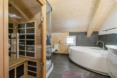 Superior chalet met whirlpool