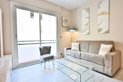 3-Zimmer-Apartment im Herzen von Cannes, 2 Mi...