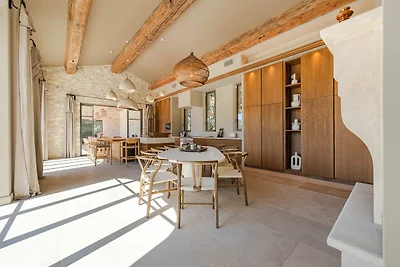 Villa in de buurt van Saint-Rémy-de-Provence.