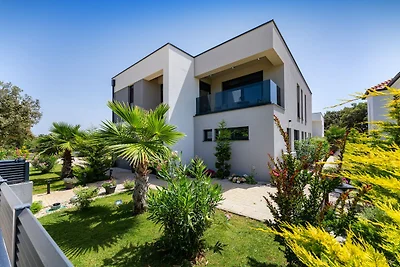 Villa di lusso con piscina e terrazza