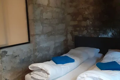 Renovierte Schlosswohnung mit Swimmingpool