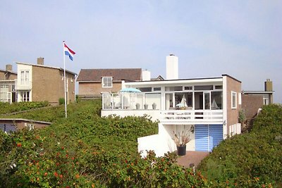 Schönes Haus in Bergen aan Zee in den Dünen