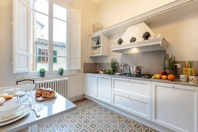 Attraktive Wohnung in Lucca mit Terrasse