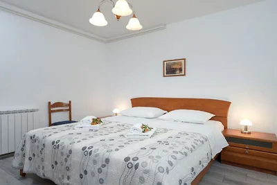 One Bedroom Apartment with Terrace and Sea Vi...