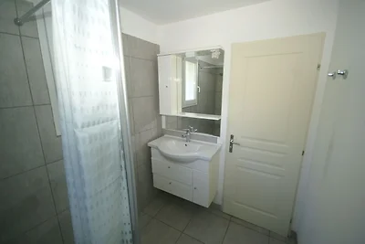 Spazioso appartamento con piscina...