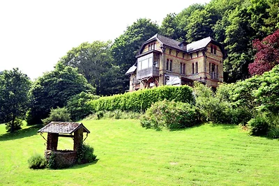 Schönes Landhaus mit Whirlpool in Flobecq