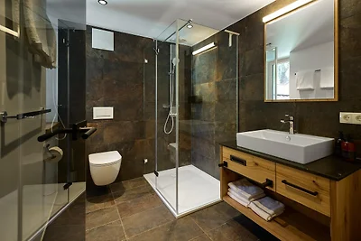 Moderne Suite mit Wintergarten