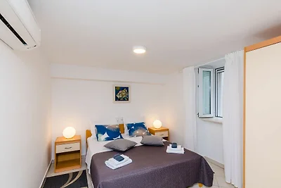 Apartment Domix - Two Bedroom Apartment