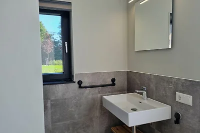 Villa in Balk met eigen aanlegsteiger