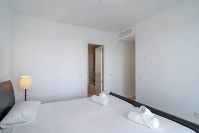Moderne Wohnung mit Meerblick