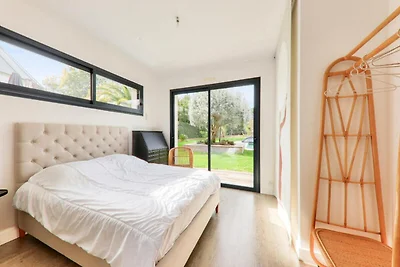 Apartment in St. Armel mit beheiztem Pool