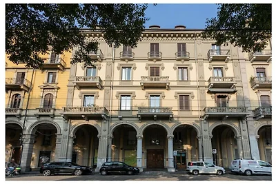Wohnung in Torino mit Balkon und Parken