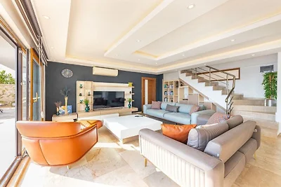 Villa in Kalkan mit Swimmingpool