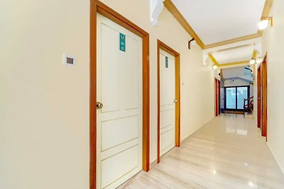 Super Hotel O Broadway Ernakulam