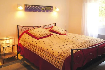 Wohnung in Caderousse mit Pool