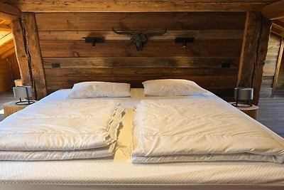 Ampio chalet a Ovifat-Waimes con sauna