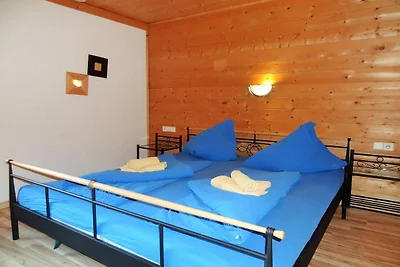 Großes Ferienhaus mit Garten und Balkon im...