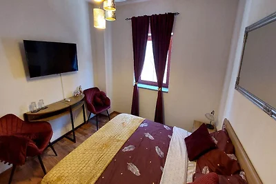 Rooms Argo - Red Double Room