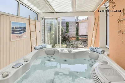 Villa in Les Sables mit Pool und Whirlpool