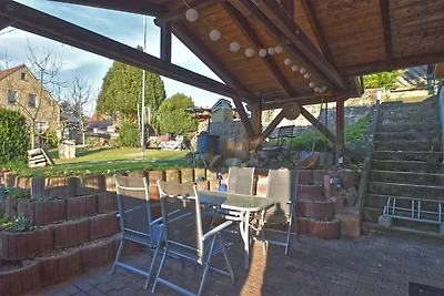 Ferienhaus mit Terrasse und umzäunten Garten