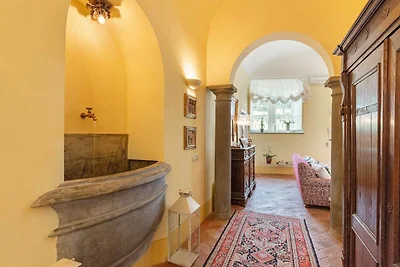 Ampio appartamento con giardino privato