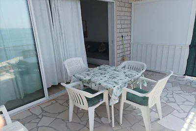 Two Bedroom Apartment With Terrace And Sea Vi...