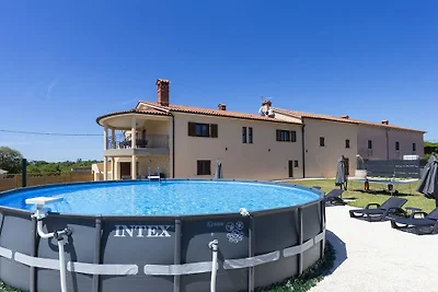 Luxuriöses Apartment mit Pool