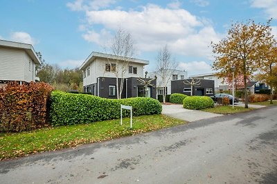 Moderne villa in Harderwijk met bubbelbad