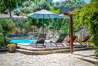 Attraente casa vacanze con giardino