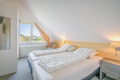 Charmante Villa mit großem Garten am Wasser