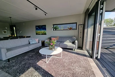 Watervilla in Balk met eigen aanlegsteiger