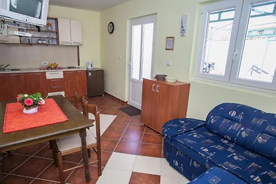 One Bedroom Apartment with Garden 3