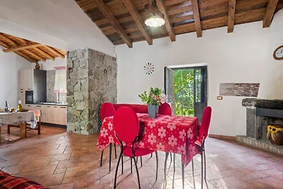 Incantevole casa con giardino privato a...