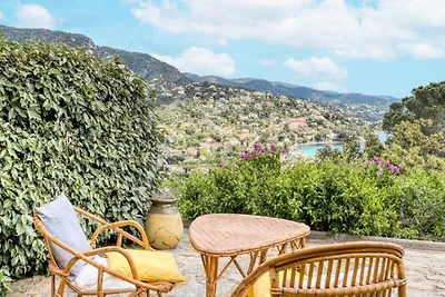 Apartment in Le Lavandou mit Meerblick