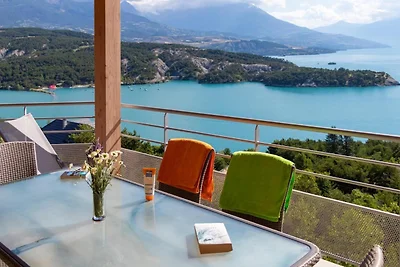 Wohnung am See Serre-Ponçon mit Pool
