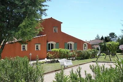 Spaziosa villa a Bagnols en Foret con piscina...