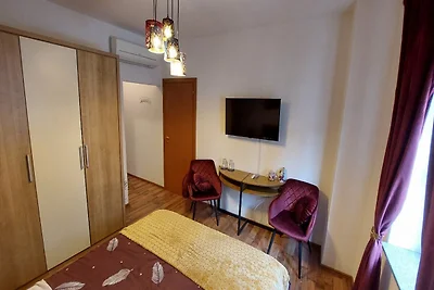 Rooms Argo - Red Double Room